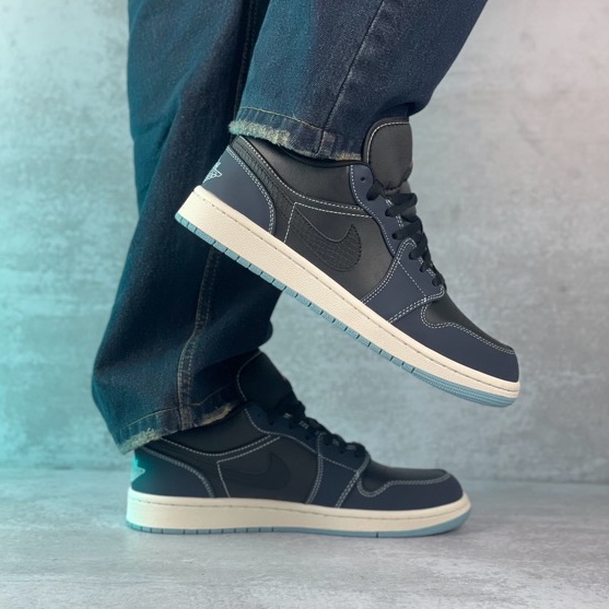 جردن ۱ سرمه ای مشکی پوست ماری | Jordan 1 Low SE Navy Black Snakeskin